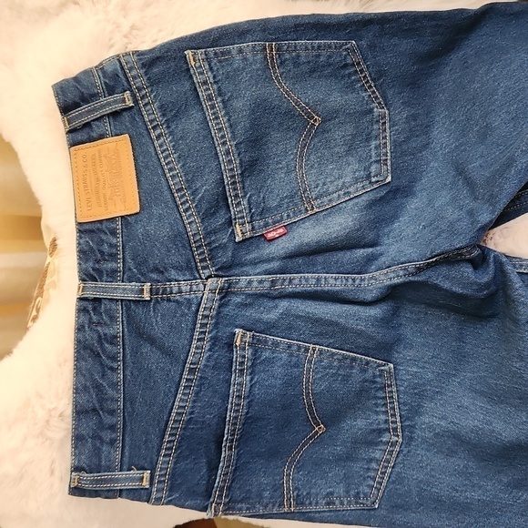 EUC Levi Dark Blue High Rise Straight Jeans-Size 27 Waist​​​​​​​​ - Picture 4 of 5